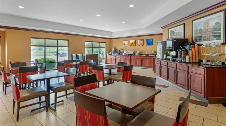 <b>Comfort Suites South Bend Restaurant</b>. Images powered by <a href="https://iceportal.shijigroup.com/" title="IcePortal" target="_blank">IcePortal</a>.