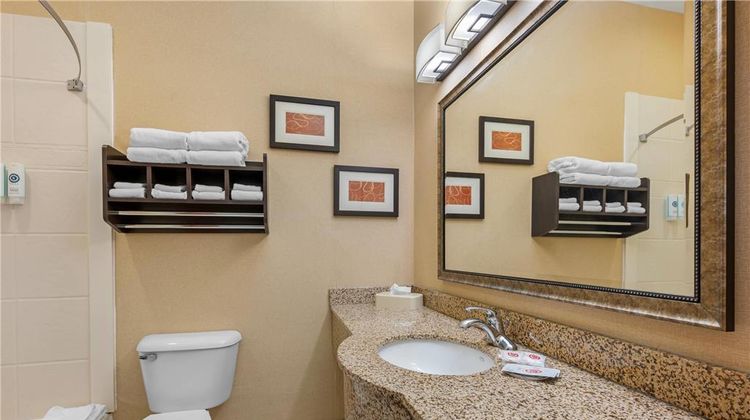 Comfort Suites South Bend Room
