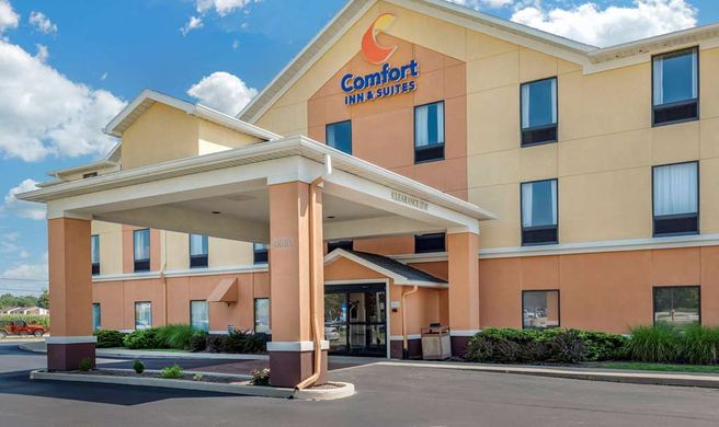 Comfort Inn and Suites Muncie Exterior
