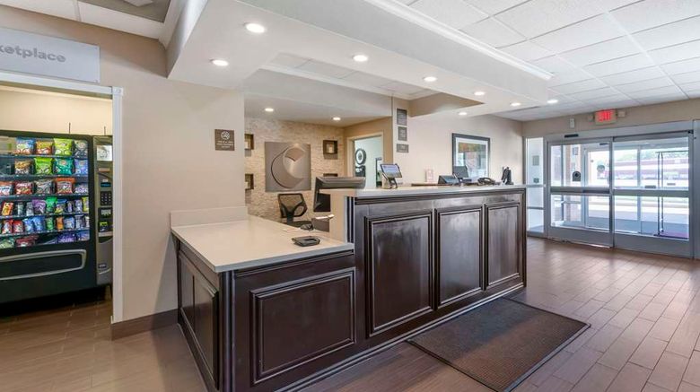 <b>Comfort Inn & Suites Porter Lobby</b>. Images powered by <a href="https://iceportal.shijigroup.com/" title="IcePortal" target="_blank">IcePortal</a>.