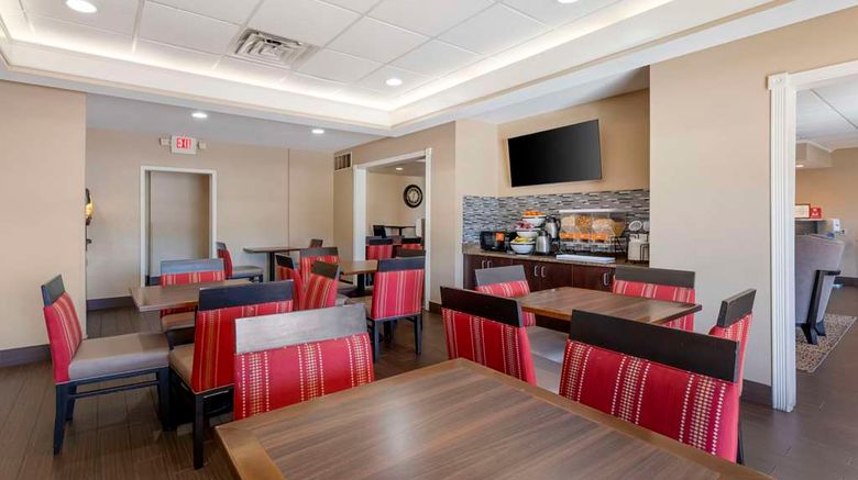 <b>Comfort Inn & Suites Porter Restaurant</b>. Images powered by <a href="https://iceportal.shijigroup.com/" title="IcePortal" target="_blank">IcePortal</a>.