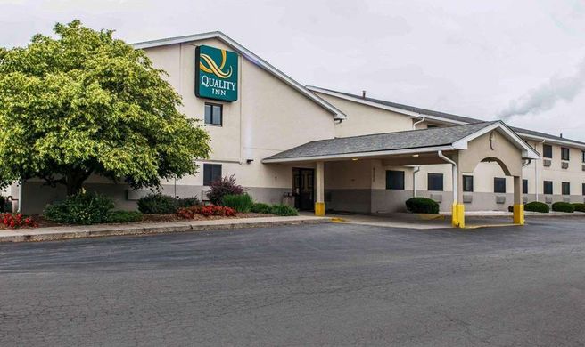 Quality Inn South Exterior