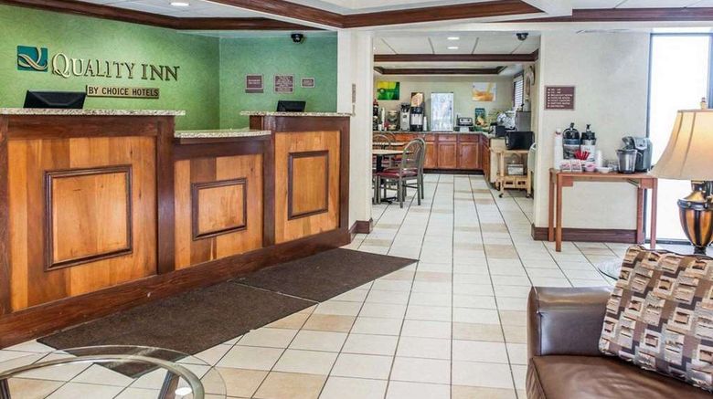 <b>Quality Inn South Lobby</b>. Images powered by <a href="https://iceportal.shijigroup.com/" title="IcePortal" target="_blank">IcePortal</a>.