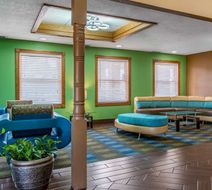 Quality Inn & Suites Lobby