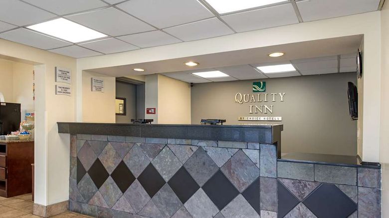 <b>Quality Inn & Suites Lobby</b>. Images powered by <a href="https://iceportal.shijigroup.com/" title="IcePortal" target="_blank">IcePortal</a>.