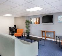 Quality Inn & Suites Lobby