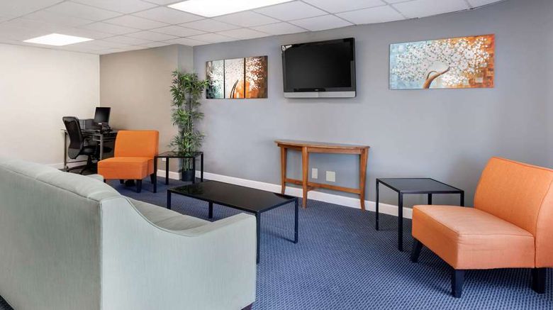 <b>Quality Inn & Suites Lobby</b>. Images powered by <a href="https://iceportal.shijigroup.com/" title="IcePortal" target="_blank">IcePortal</a>.