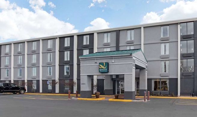 Quality Inn & Suites Exterior