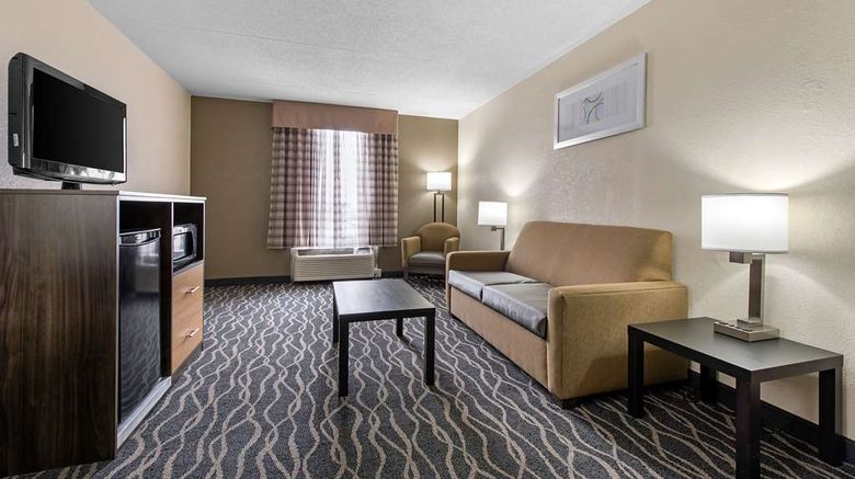 <b>Quality Inn & Suites Suite</b>. Images powered by <a href="https://iceportal.shijigroup.com/" title="IcePortal" target="_blank">IcePortal</a>.