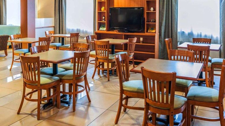 <b>Comfort Inn Restaurant</b>. Images powered by <a href="https://iceportal.shijigroup.com/" title="IcePortal" target="_blank">IcePortal</a>.