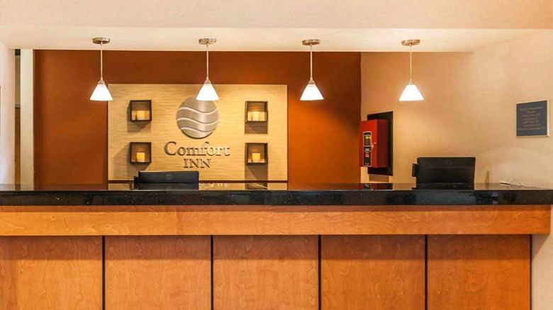 <b>Comfort Inn Lobby</b>. Images powered by <a href="https://iceportal.shijigroup.com/" title="IcePortal" target="_blank">IcePortal</a>.