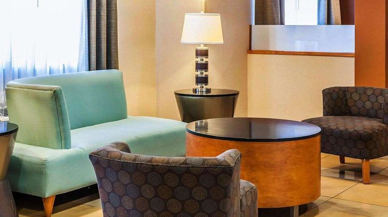 <b>Comfort Inn Lobby</b>. Images powered by <a href="https://iceportal.shijigroup.com/" title="IcePortal" target="_blank">IcePortal</a>.