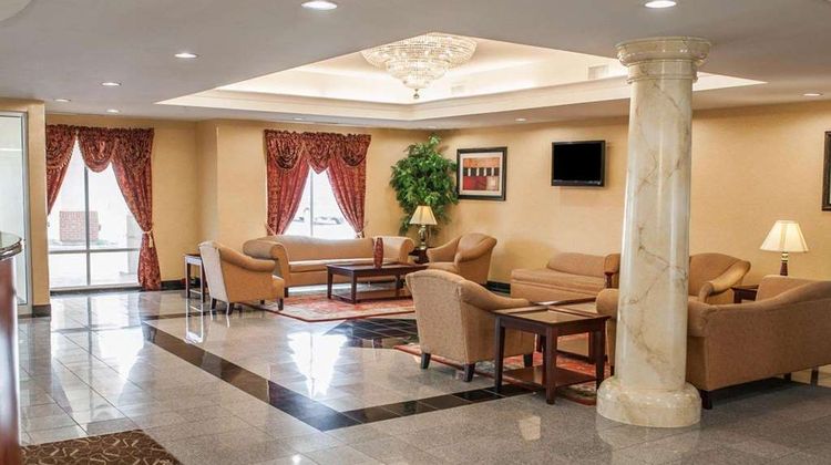 Comfort Suites Indianapolis Airport Lobby