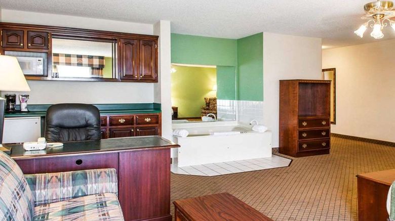 <b>Comfort Inn at Goshen Suite</b>. Images powered by <a href="https://iceportal.shijigroup.com/" title="IcePortal" target="_blank">IcePortal</a>.