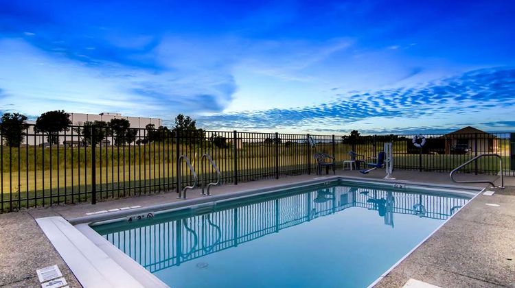 Comfort Inn Pool