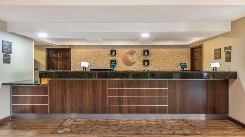 <b>Comfort Inn Lobby</b>. Images powered by <a href="https://iceportal.shijigroup.com/" title="IcePortal" target="_blank">IcePortal</a>.