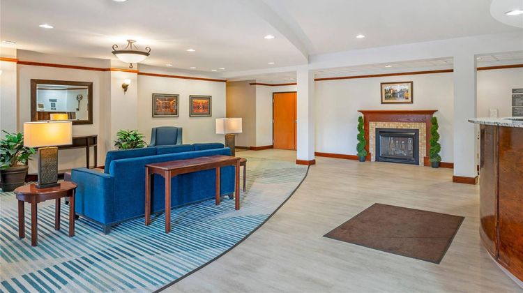Comfort Suites Lobby