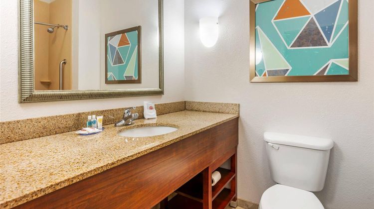 Comfort Suites Room