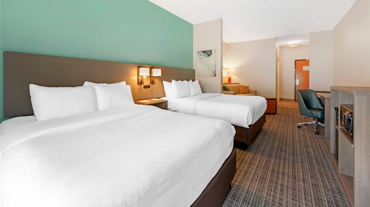 Comfort Suites Suite