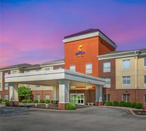 Comfort Suites Exterior