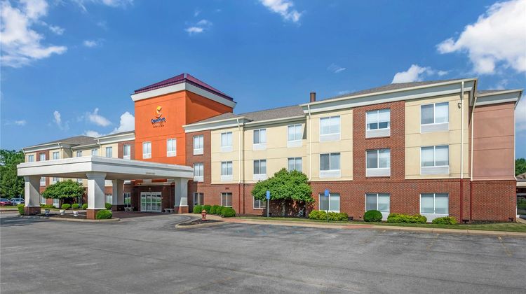 Comfort Suites Exterior