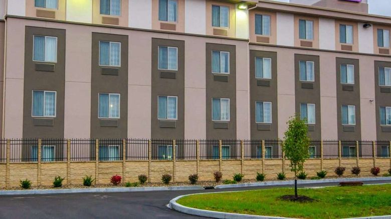 <b>Sleep Inn & Stes & Conference Center Exterior</b>. Images powered by <a href="https://iceportal.shijigroup.com/" title="IcePortal" target="_blank">IcePortal</a>.