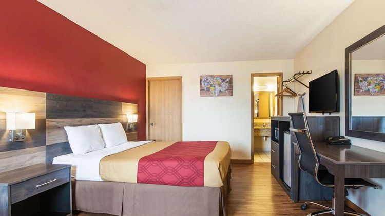 Econo Lodge Cloverdale Room