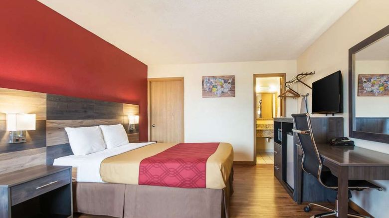 <b>Econo Lodge Cloverdale Room</b>. Images powered by <a href="https://iceportal.shijigroup.com/" title="IcePortal" target="_blank">IcePortal</a>.