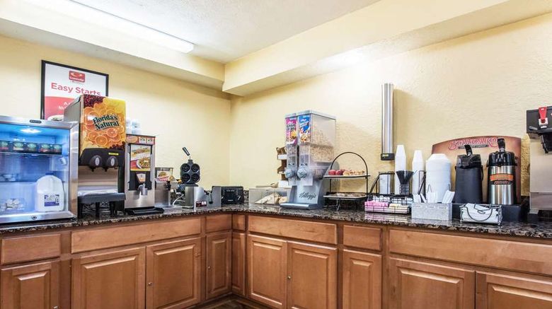 <b>Econo Lodge Cloverdale Restaurant</b>. Images powered by <a href="https://iceportal.shijigroup.com/" title="IcePortal" target="_blank">IcePortal</a>.