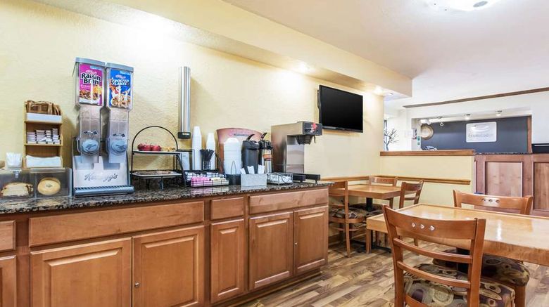 <b>Econo Lodge Cloverdale Restaurant</b>. Images powered by <a href="https://iceportal.shijigroup.com/" title="IcePortal" target="_blank">IcePortal</a>.