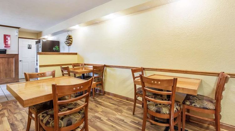 Econo Lodge Cloverdale Restaurant