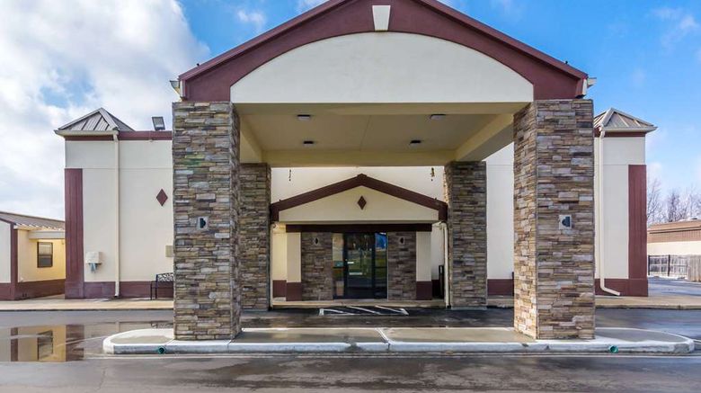 <b>Econo Lodge Cloverdale Exterior</b>. Images powered by <a href="https://iceportal.shijigroup.com/" title="IcePortal" target="_blank">IcePortal</a>.