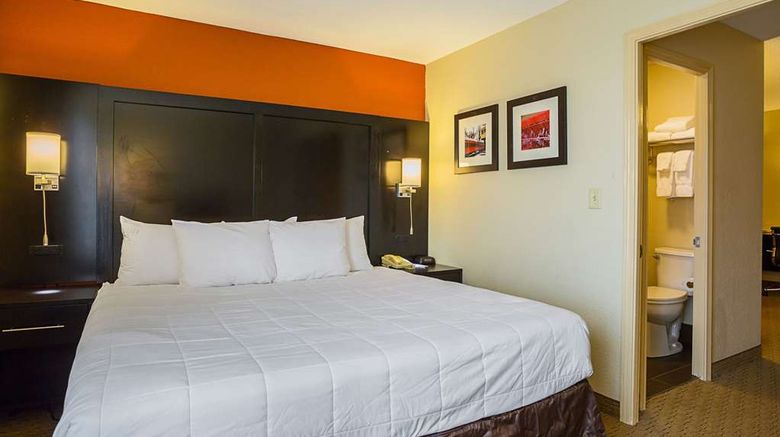 <b>Clarion Inn & Suites Evansville Room</b>. Images powered by <a href="https://iceportal.shijigroup.com/" title="IcePortal" target="_blank">IcePortal</a>.