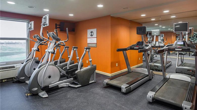 <b>Clarion Inn & Suites Evansville Health</b>. Images powered by <a href="https://iceportal.shijigroup.com/" title="IcePortal" target="_blank">IcePortal</a>.