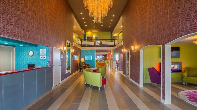 Clarion Inn & Suites Evansville Lobby