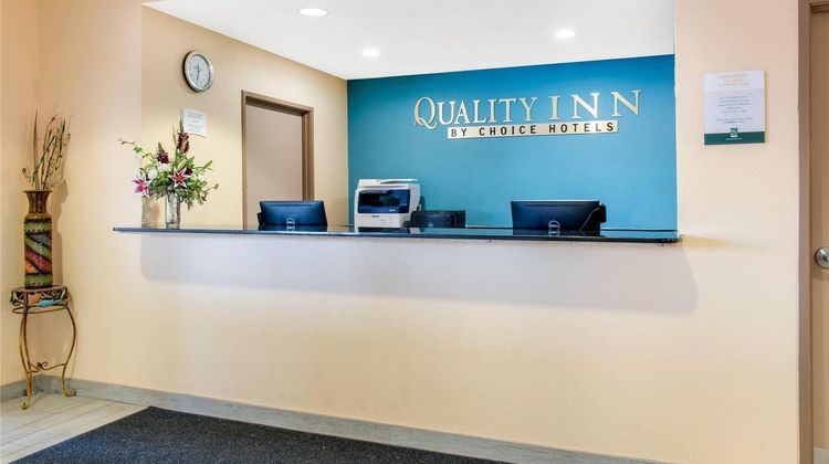 Quality Inn Noblesville Lobby
