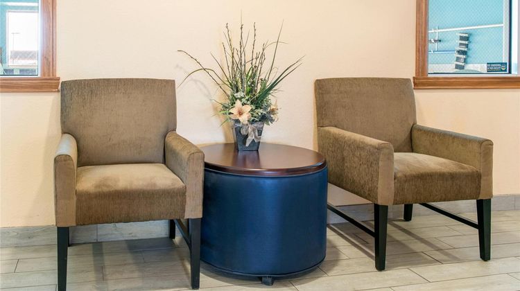 Quality Inn Noblesville Lobby
