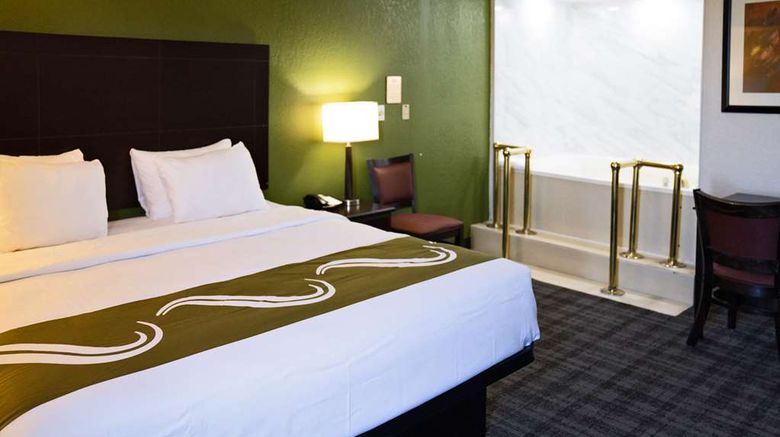 <b>Quality Inn Room</b>. Images powered by <a href="https://iceportal.shijigroup.com/" title="IcePortal" target="_blank">IcePortal</a>.