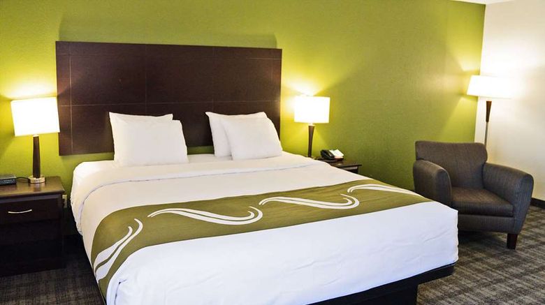<b>Quality Inn Room</b>. Images powered by <a href="https://iceportal.shijigroup.com/" title="IcePortal" target="_blank">IcePortal</a>.