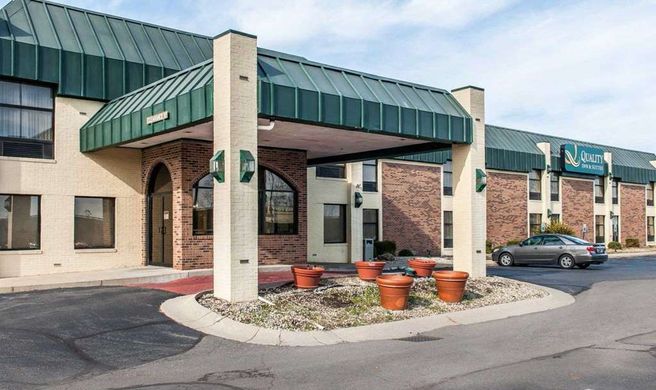 Quality Inn Exterior