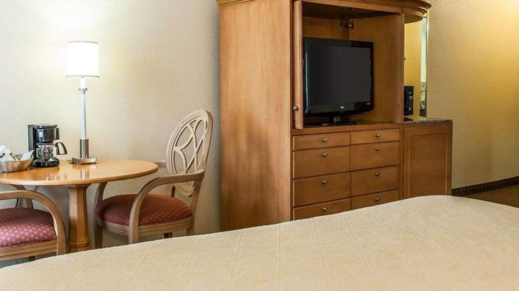 Quality Inn Room