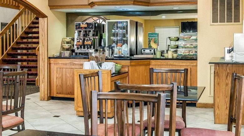 <b>Quality Inn Restaurant</b>. Images powered by <a href="https://iceportal.shijigroup.com/" title="IcePortal" target="_blank">IcePortal</a>.