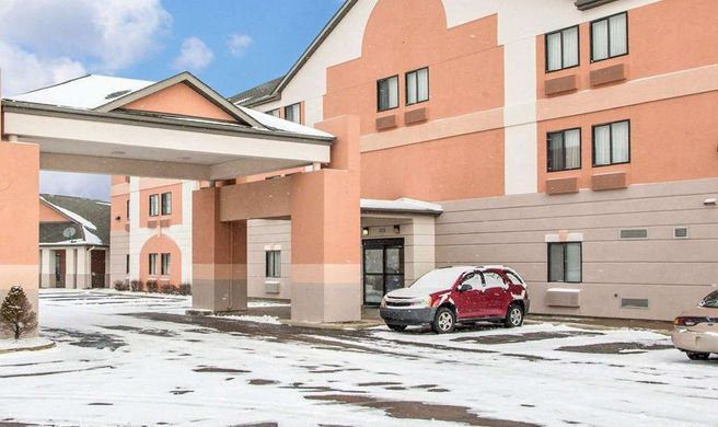 Quality Inn Exterior