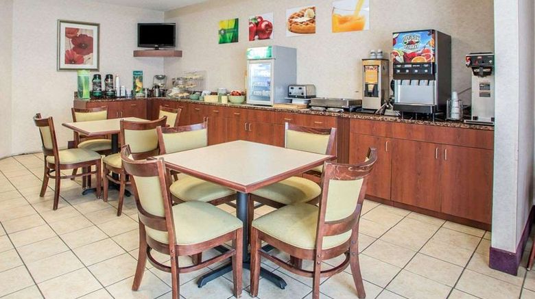 <b>Quality Inn Restaurant</b>. Images powered by <a href="https://iceportal.shijigroup.com/" title="IcePortal" target="_blank">IcePortal</a>.