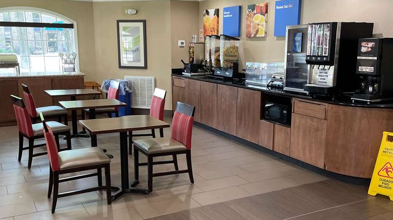 <b>Comfort Inn Indianapolis Restaurant</b>. Images powered by <a href="https://iceportal.shijigroup.com/" title="IcePortal" target="_blank">IcePortal</a>.