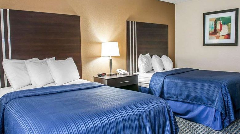 <b>Quality Inn Room</b>. Images powered by <a href="https://iceportal.shijigroup.com/" title="IcePortal" target="_blank">IcePortal</a>.