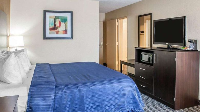 <b>Quality Inn Suite</b>. Images powered by <a href="https://iceportal.shijigroup.com/" title="IcePortal" target="_blank">IcePortal</a>.