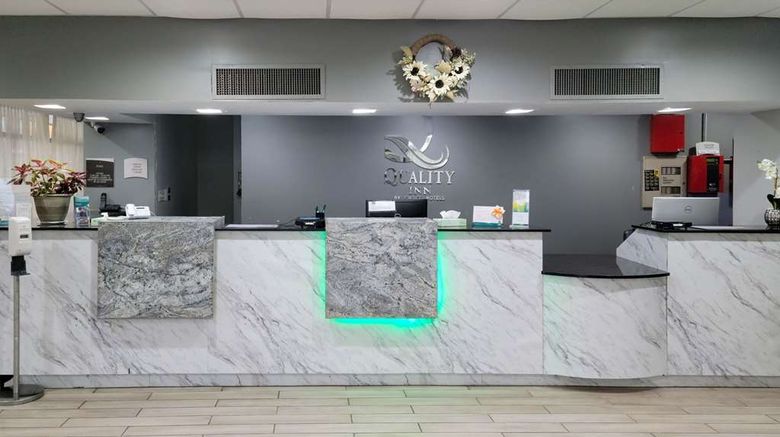 <b>Quality Inn Lobby</b>. Images powered by <a href="https://iceportal.shijigroup.com/" title="IcePortal" target="_blank">IcePortal</a>.