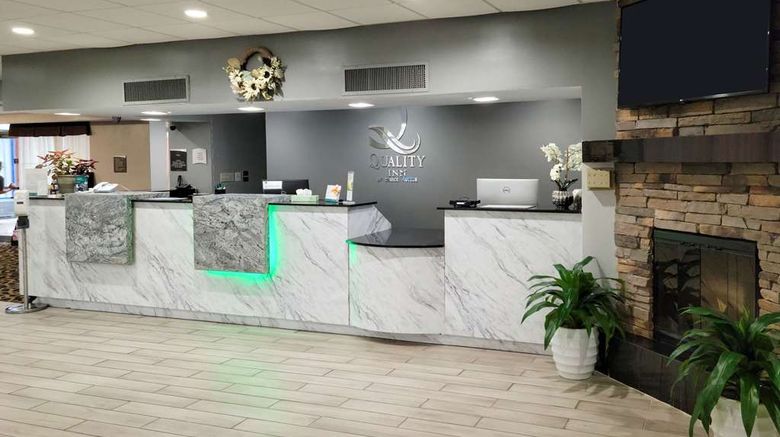 <b>Quality Inn Lobby</b>. Images powered by <a href="https://iceportal.shijigroup.com/" title="IcePortal" target="_blank">IcePortal</a>.