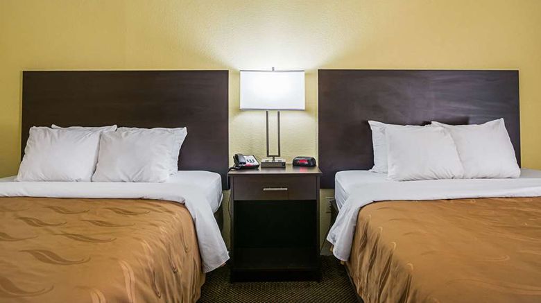 <b>Quality Inn Room</b>. Images powered by <a href="https://iceportal.shijigroup.com/" title="IcePortal" target="_blank">IcePortal</a>.